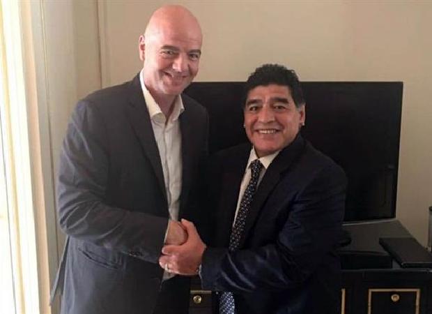 Maradona e Infantino tuvieron una relación con altibajos.