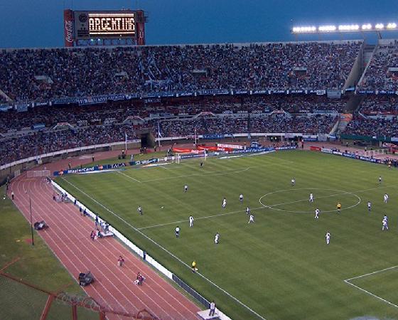 En caso de repetirse los incidentes, Argentina podría jugar dos años sin público.