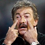 La Volpe se metió en la cancha para cortar un contragolpe: Insólita intervención del técnico