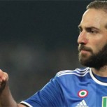 Higuaín quiso provocar a los hinchas del Napoli, pero se equivocó de vestuario
