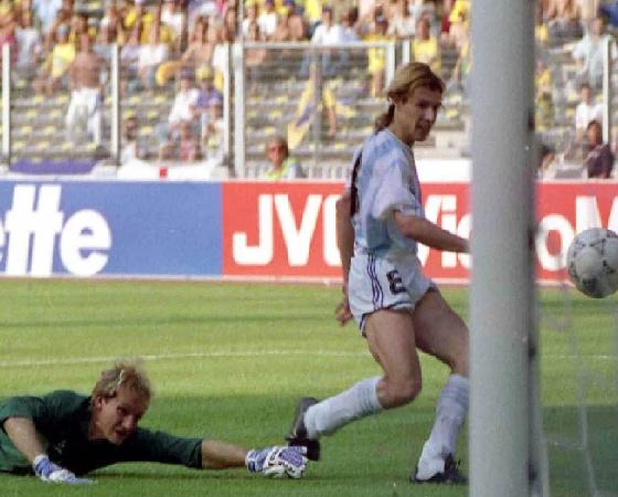 Caniggia le dio el triunfo a Argentina ante Brasil en el Mundial 1990.