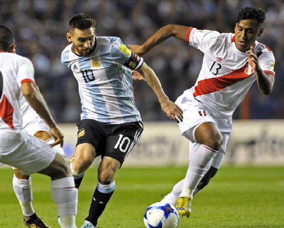 Messi estuvo bien controlado por Perú.