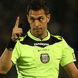 Gesto conmovedor en la Bombonera: Árbitro detiene el juego para un homenaje y todo el estadio lo aplaude de pie