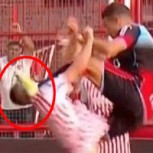 La patada más terrible del año se vuelve viral: Impresionables, abstenerse