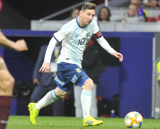 Messi, capitán de la "Albiceleste", no podía faltar en la lista.