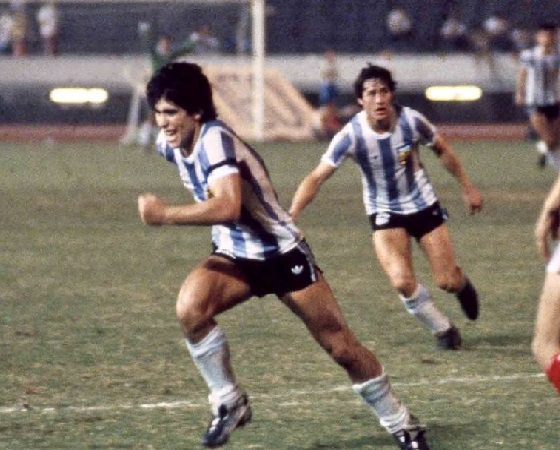 Maradona celebra su gol en la final ante Unión Soviética.