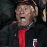Hincha de Colón de 78 años conmueve a todo el fútbol argentino con su historia
