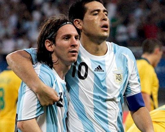 Messi y Riquelme compartieron pocos partidos en la selección.