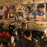 Miles de hinchas se concentraron para recordar a Diego Maradona: Homenajes en Buenos Aires y Nápoles