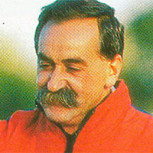 Murió Xabier Azkargorta: El pintoresco técnico español que dirigió a “La Roja” entre 1995 y 1996