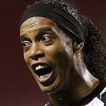 Video: Criminal patada a Ronaldinho por Copa Libertadores
