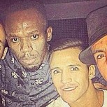 Alexis Sánchez celebró gol y clasificación del Arsenal con Usain Bolt