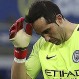 Video: Claudio Bravo recibe feroces críticas por floja reacción en Inglaterra