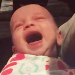 Fanático del fútbol encontró la mejor forma de calmar a su hijo: Método ya es un exitoso viral