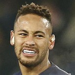 Neymar sale llorando por fuerte patada y rival se justifica: “No estamos aquí para que se divierta con nosotros”
