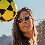 El “Mago” Valdivia recibió un gran baile de una futbolista en partido de fútbol-tenis: Conócela