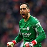 Bravo regresó a lo grande: Mira el video de la notable tapada en su regreso oficial al arco del Manchester City