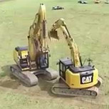 Jugar fútbol arriba de un auto: Japoneses combinan dos pasiones y el resultado es hilarante