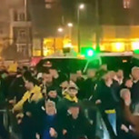 Videos: Hinchas israelitas del Maccabi Tel Aviv y propalestinos se enfrentan en las calles de Ámsterdam