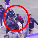 Batalla campal en el fútbol argentino: DT del equipo visitante sufrió brutal agresión