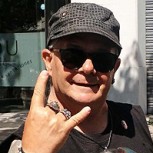 Josep, el jubilado español de 70 años que lleva el “maldito rock” en la sangre