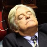 Políticos durmiendo: Las fotos que sacan risas e indignación por igual