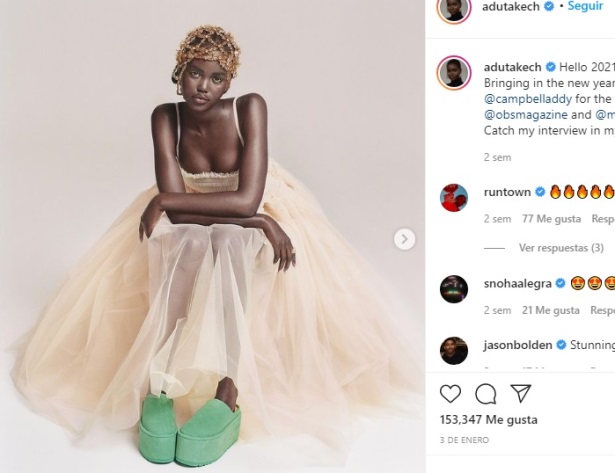 Adut Akech: Es una refugiada de origen sudanés de 20 años de 1,75 metros de altura que triunfa en las pasarelas Llegó a Saint Laurent en la primavera-verano 2017 para luego ser parte de Chanel y convertirse en la segunda modelo negra en cerrar un desfile en la semana de la moda de París.
