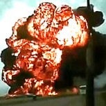 Impactante video: Avión se estrella en Afganistán a poco de despegar