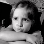 Viral de niña española que cuestiona a su padre emociona a las redes sociales