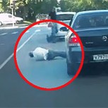 Video: Brutal atropello intencionado en Rusia a un abuelo tras una discusión