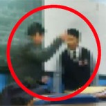 Profesor golpea brutalmente a un alumno hasta fracturarlo