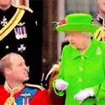 La reina Isabel ordena al príncipe que se pare y este obedece sumiso: Video enloquece a Internet