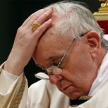 Vaticano prohíbe esparcir cenizas de difuntos y causa una feroz polémica
