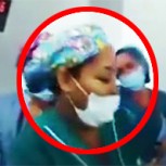 Brutal falta de respeto de un grupo de médicos y enfermeras con un paciente en cirugía