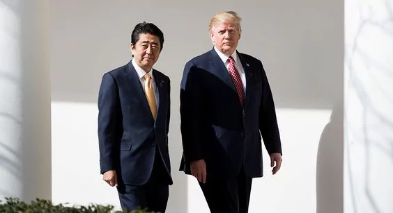 El presidente de EE.UU. Donald Trump y el primer ministro japonés Shinzo Abe. Foto: Infobae.