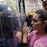 Feroces enfrentamientos entre Guardia Civil y catalanes marcan jornada de referéndum independentista