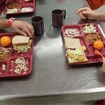 Prisión estadounidense comenzará a cobrar comidas a reclusos para costear sus gastos