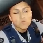 Conductor le pide un beso a una policía para evitar alcohotest, y ella accede: Este es el video