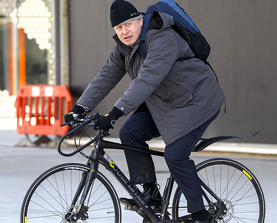 Johnson siempre se ha caracterizado por andar en bicicleta. 