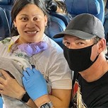 Mujer estadounidense, que desconocía su embarazo, dio a luz en un avión