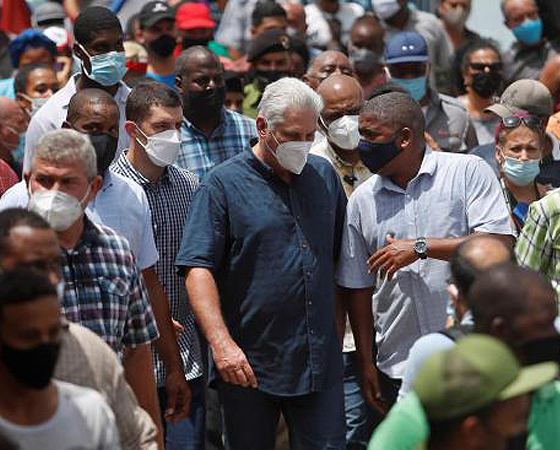 El presidente cubano llamó a los partidarios del régimen a defenderlo en las calles dando paso a enfrentamientos civiles. 