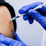 Hombre se vacunó 90 veces contra el Covid-19 para vender certificados a “antivacunas”