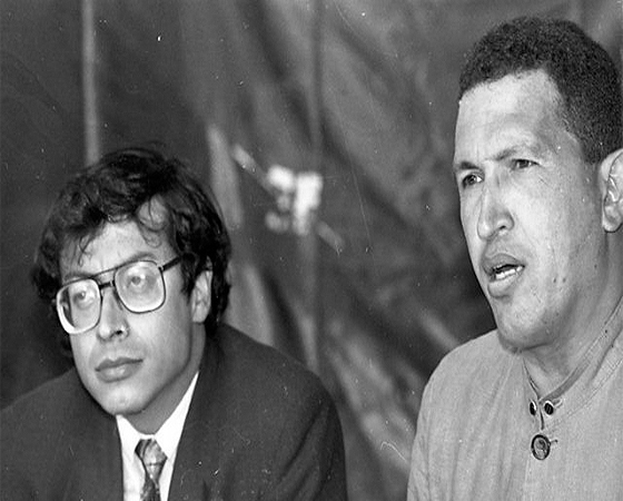 Petro es rechazado por sus opositores por su pasado guerrillero y cercanía con Hugo Chávez exmandatario venezolano. 