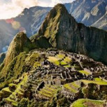 La drástica medida de las autoridades peruanas tras las protestas cercanas a Machu Picchu
