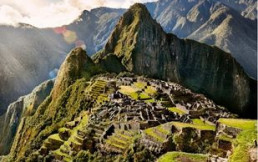 La drástica medida de las autoridades peruanas tras las protestas cercanas a Machu Picchu