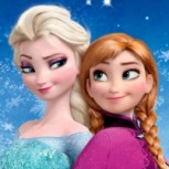 Padre da un gran ejemplo disfrazándose de Elsa de “Frozen” con su hijo: Mira el video