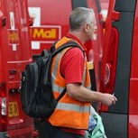 Un cartero con 28 años de trayectoria fue despedido por entregar un paquete especial un minuto tarde