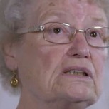 Una abuelita de 81 años encaró y sacudió a ladrona que intentó robar su dinero en un cajero automático