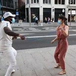 Pareja de bailarines muestra cómo se baila bachata con distanciamiento social: Mira el video