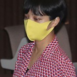 Diputada coreana recibió múltiples críticas luego de usar un vestido corto en el parlamento